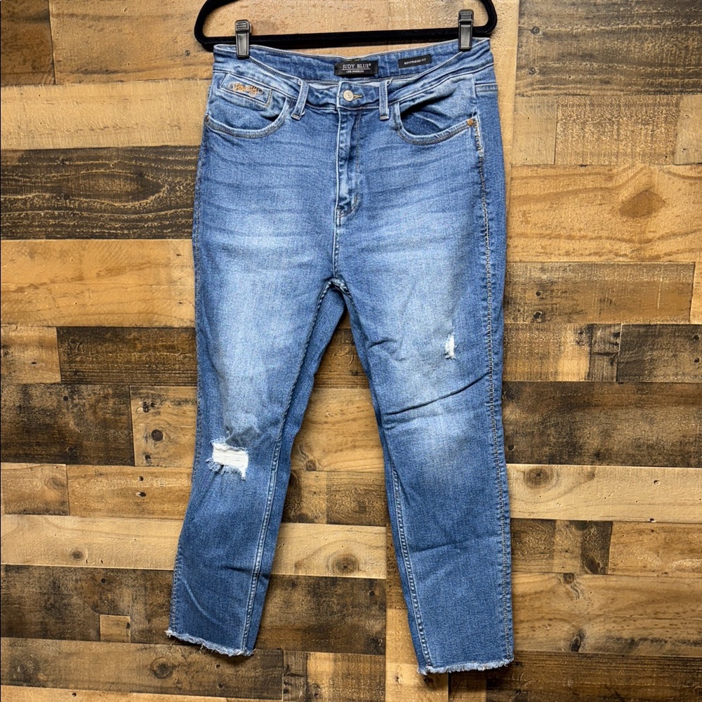 Judy Blue Boyfriend Fit Distressed Jeans Women's Size 15 or 32